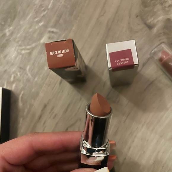NIB LIPSTICK BUNDLE - Picture 5 of 8